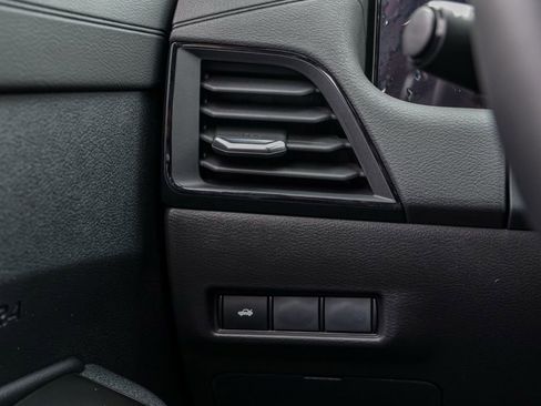 New 2026 Nissan Sentra SR w/ Floor Mat Package FWD image 32