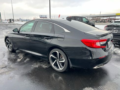 Used 2018 Honda Accord Sport image 4