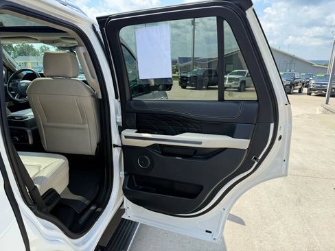 Used 2020 Ford Expedition Platinum image 49