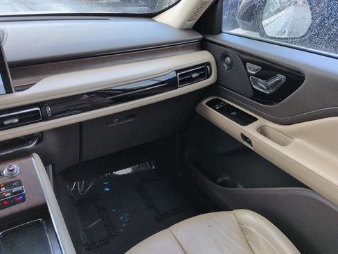 Certified 2020 Lincoln Aviator Reserve w/ Elements Package Plus AWD/4WD image 13