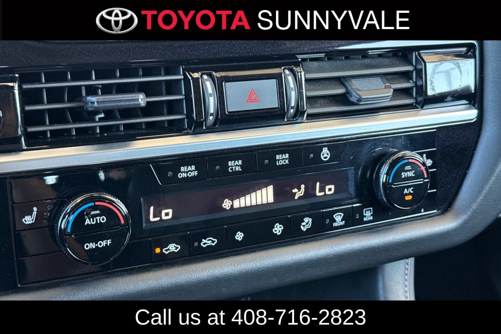Used 2024 Nissan Pathfinder SL FWD image 26