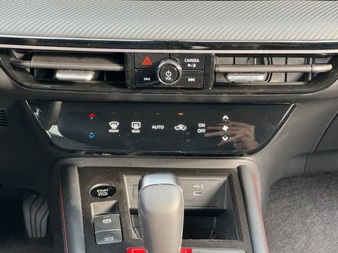 Used 2025 Nissan Kicks SR w/ Illumination Package image 9