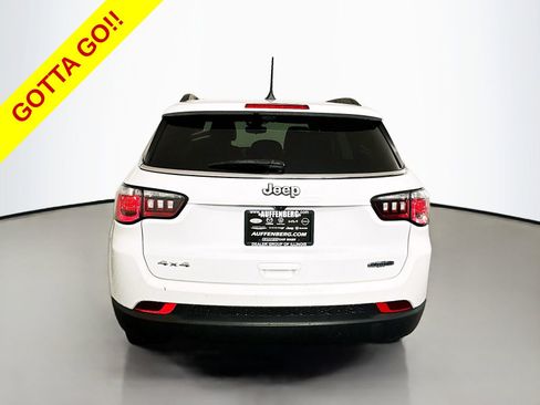Used 2022 Jeep Compass Latitude AWD/4WD image 6