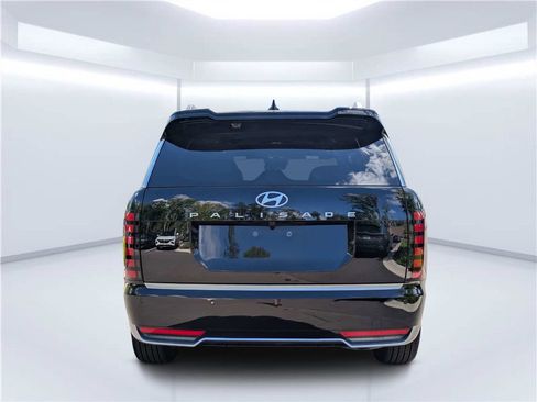 Certified 2026 Hyundai Palisade Calligraphy FWD image 4