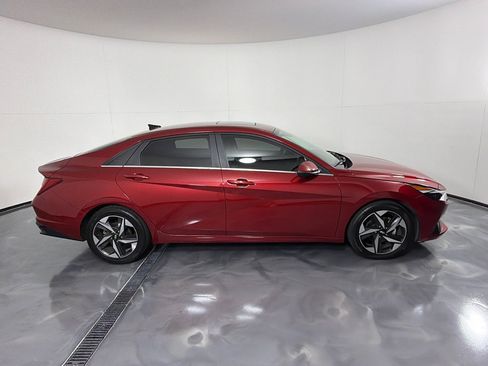 Used 2023 Hyundai Elantra Limited w/ Cargo Package FWD image 4