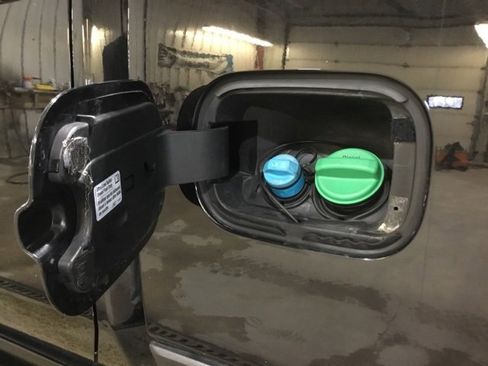 Used 2021 GMC Sierra 2500 Denali w/ Denali Black Diamond Edition image 15