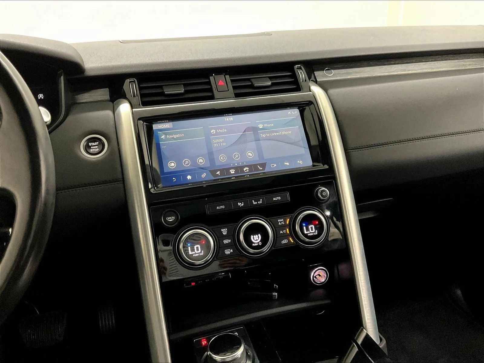 Used 2019 Land Rover Discovery HSE AWD/4WD image 24