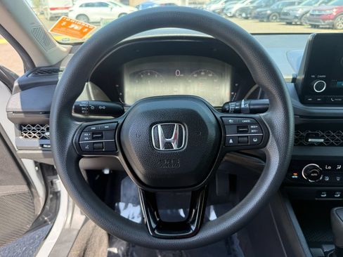 Used 2025 Honda Accord SE image 16