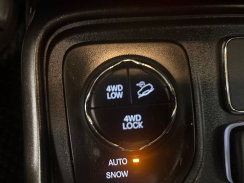 Used 2021 Jeep Compass Trailhawk AWD/4WD image 21