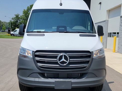 New 2025 Mercedes-Benz Sprinter 2500 image 3