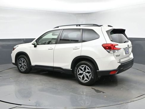 Used 2020 Subaru Forester Premium AWD/4WD image 7