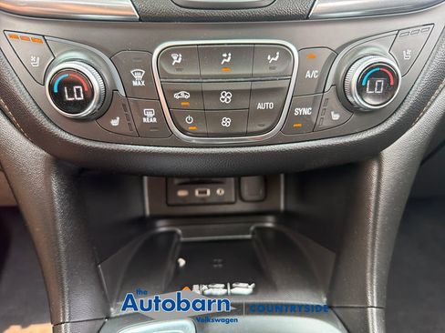 Used 2021 Chevrolet Equinox Premier AWD/4WD image 19