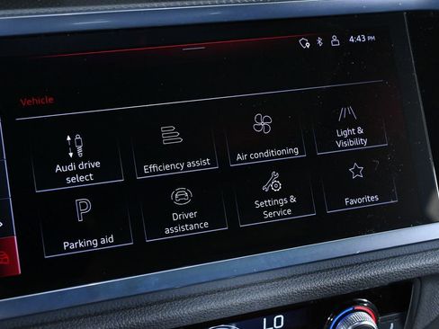 Used 2024 Audi Q3 2.0T Premium Plus w/ Premium Plus Package image 16