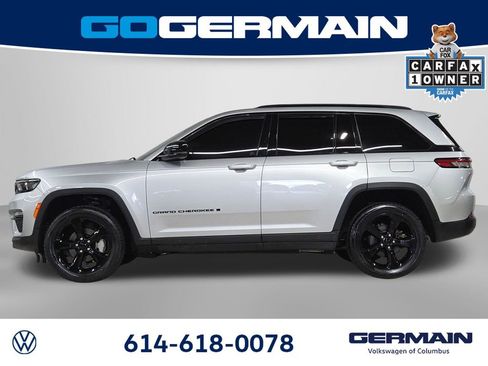 Used 2024 Jeep Grand Cherokee Limited w/ Black Appearance Package image 14