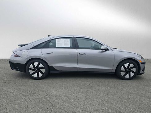 Used 2023 Hyundai Ioniq 6 SE RWD image 2