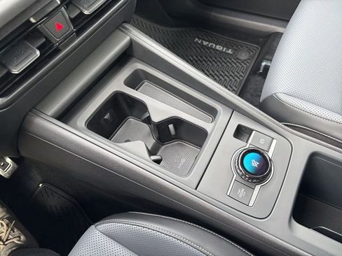 New 2026 Volkswagen Tiguan SE R-Line image 15