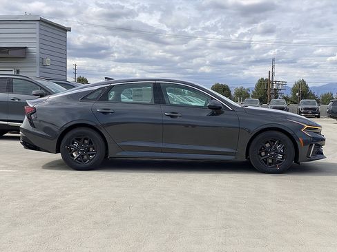 New 2026 Kia K5 LXS FWD image 2