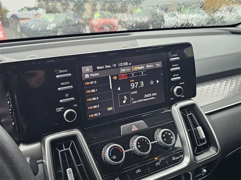 Used 2023 Kia Sorento LX image 20