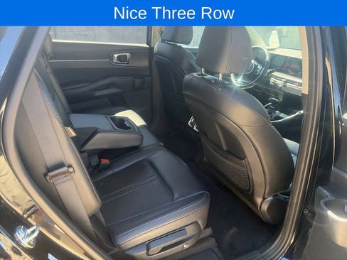Used 2024 Kia Sorento S FWD image 11