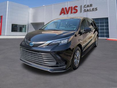 Used 2025 Toyota Sienna LE
