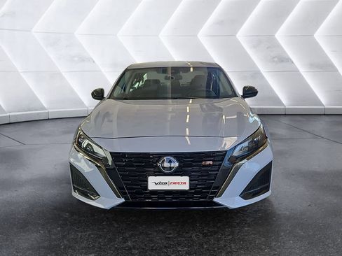 Used 2024 Nissan Altima 2.5 SR image 2