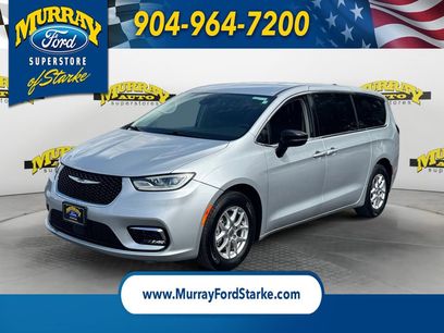 Used 2024 Chrysler Pacifica Touring-L