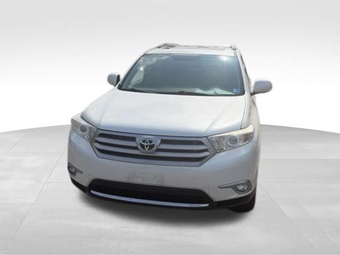 Used 2013 Toyota Highlander Limited AWD/4WD image 29