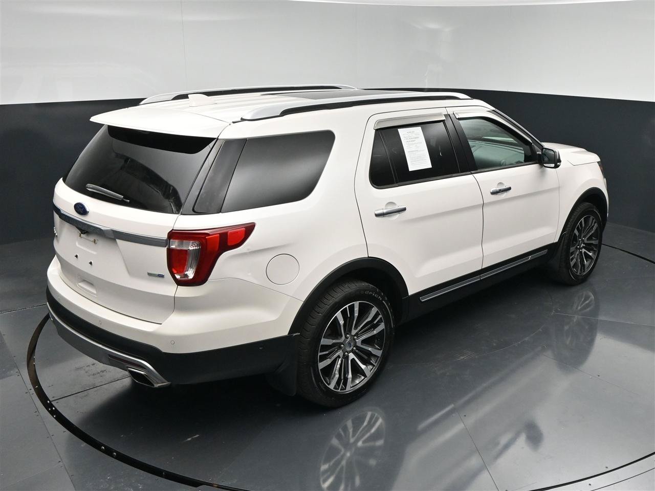 Used 2017 Ford Explorer Platinum AWD/4WD image 24