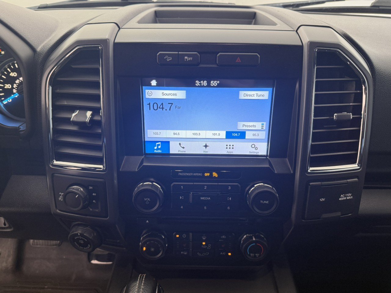 Used 2017 Ford F150 XLT w/ Equipment Group 302A Luxury AWD/4WD image 18
