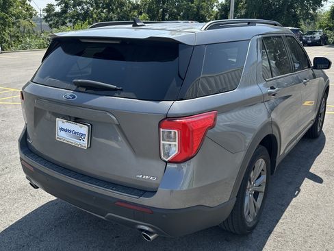 Used 2021 Ford Explorer XLT w/ Equipment Group 202A AWD/4WD image 10
