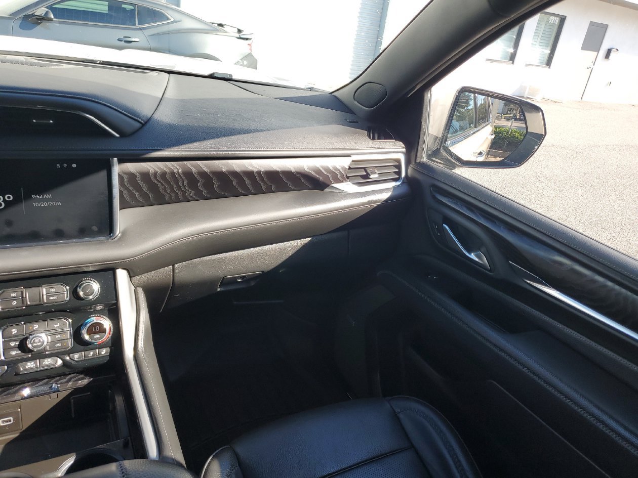 Used 2023 GMC Yukon Denali RWD image 14