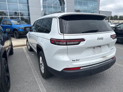 Used 2023 Jeep Grand Cherokee L Laredo image 9