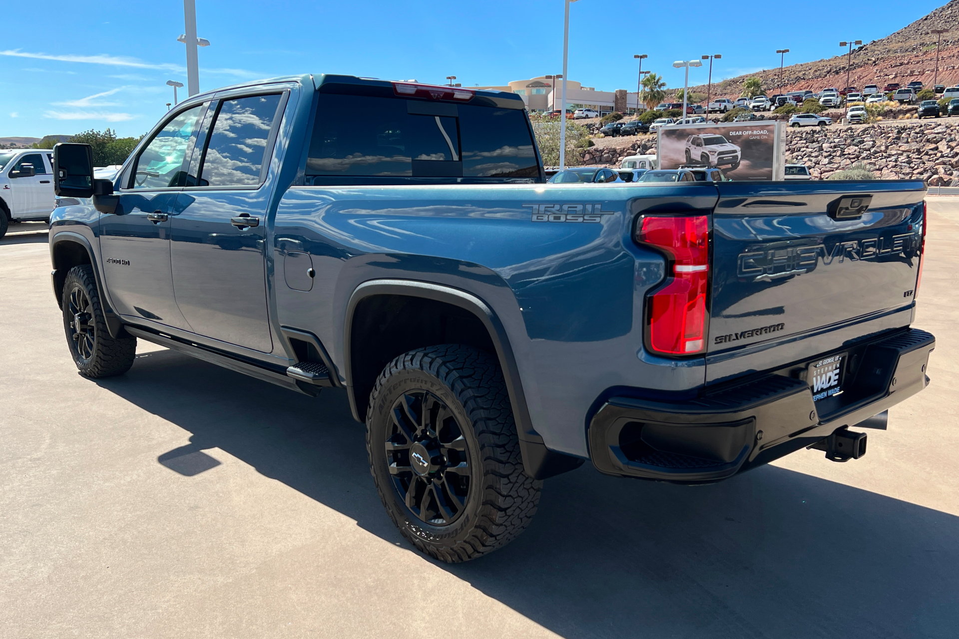 Used 2026 Chevrolet Silverado 2500 LTZ w/ LTZ Plus Package AWD/4WD image 3