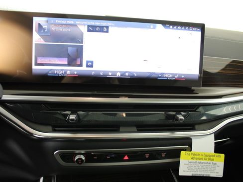 New 2026 BMW X7 xDrive40i w/ Premium Package image 27