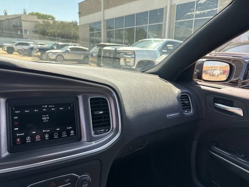 Used 2022 Dodge Charger SXT RWD image 21