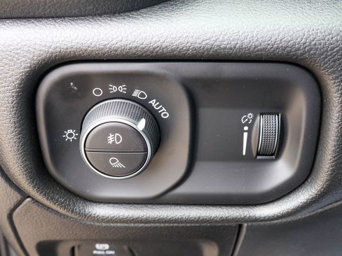 New 2026 RAM 1500 Express AWD/4WD image 27