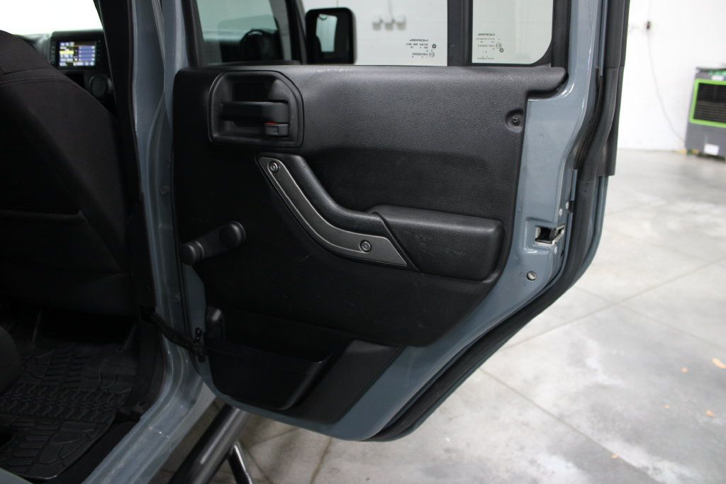 Used 2015 Jeep Wrangler Unlimited Sport AWD/4WD image 35