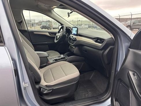 Certified 2022 Ford Escape SE w/ SE Sport Appearance Package image 9