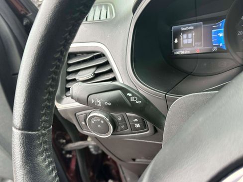 Used 2024 Ford Edge Titanium image 23