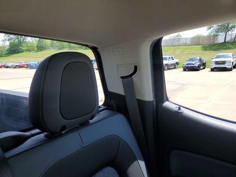 Used 2018 Chevrolet Colorado Z71 AWD/4WD image 15