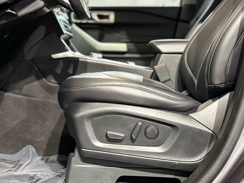 Used 2023 Ford Explorer XLT w/ Equipment Group 202A image 49