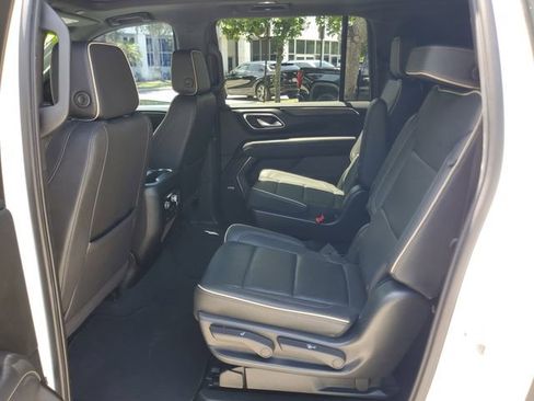 Used 2023 GMC Yukon XL SLT w/ SLT Premium Package RWD image 13