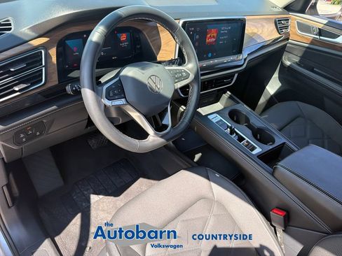 Certified 2024 Volkswagen Atlas SE AWD/4WD image 8