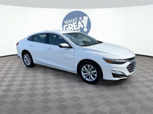 Used 2025 Chevrolet Malibu LT FWD image 3