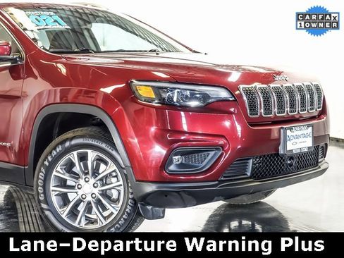 Used 2021 Jeep Cherokee Latitude Plus image 3
