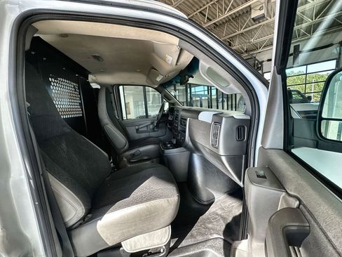 Used 2024 Chevrolet Express 2500 w/ Driver Convenience Package image 22