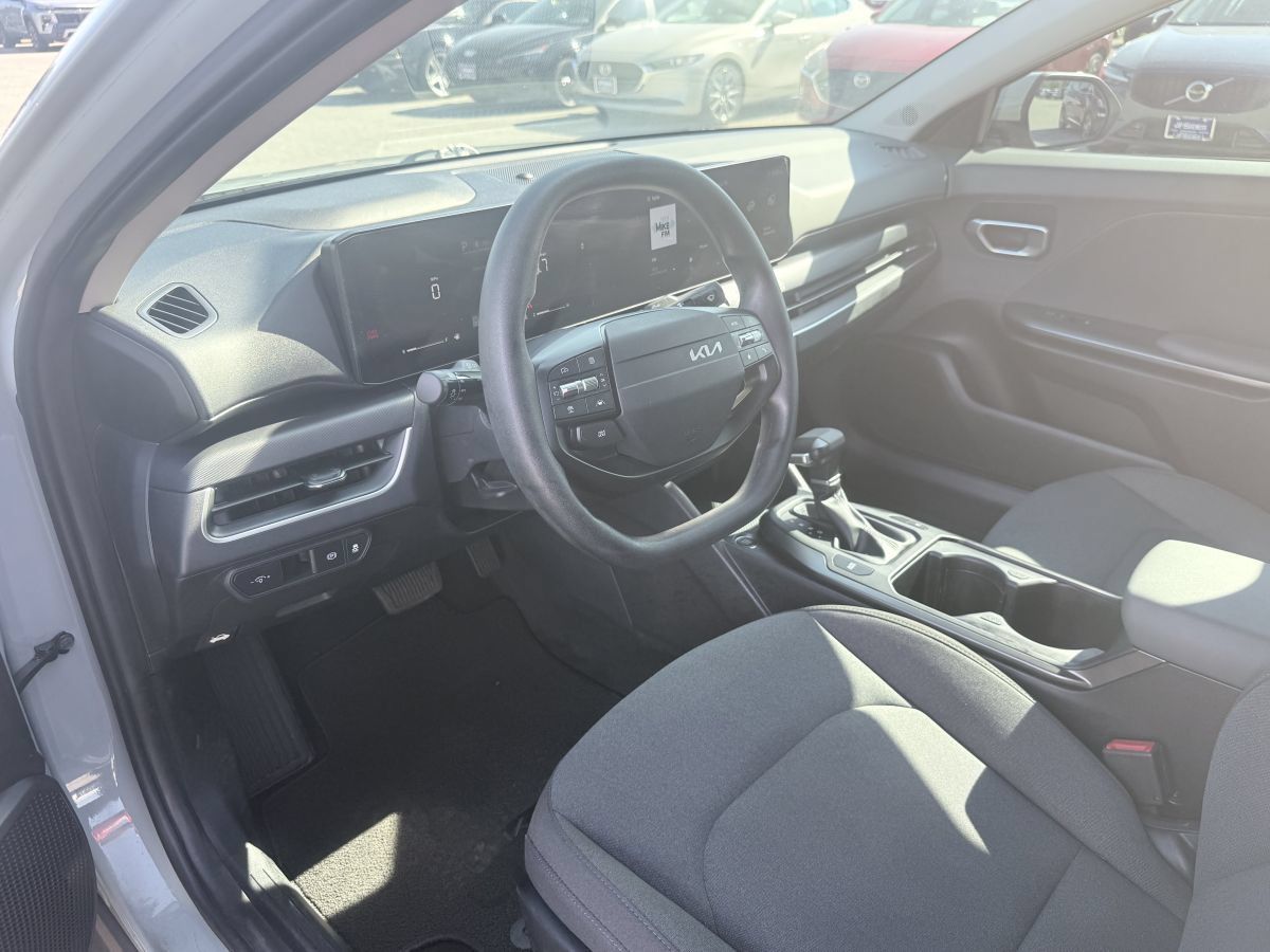 Used 2025 Kia K4 FWD image 9