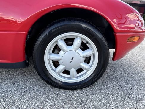 Used 1991 MAZDA MX-5 Miata RWD image 35
