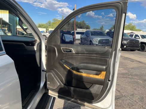 Used 2017 GMC Yukon XL Denali w/ Open Road Package RWD image 20