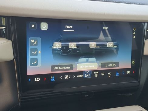 New 2026 Lincoln Navigator Premiere image 18